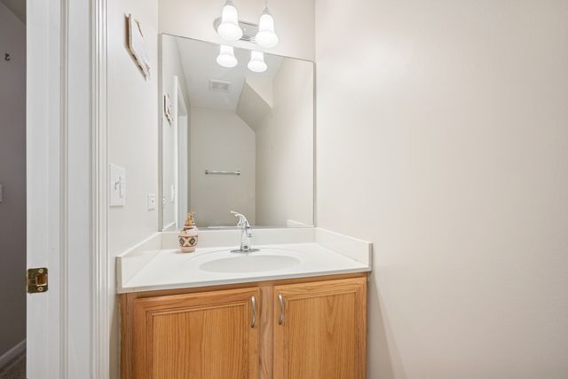 1053 N Glenview Court, Palatine, IL 60067