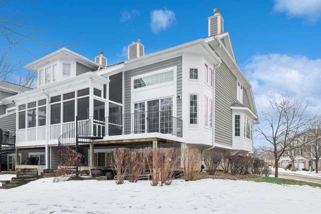 1053 N Glenview Court, Palatine, IL 60067