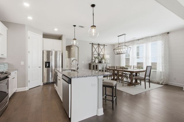 304 Eastwood Ln, Spring Hill, TN 37174