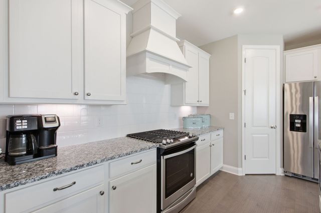 304 Eastwood Ln, Spring Hill, TN 37174