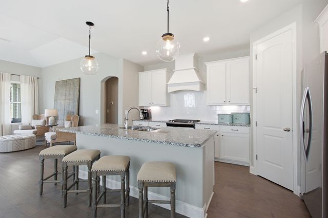 304 Eastwood Ln, Spring Hill, TN 37174