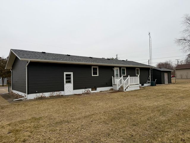 402 E Saint Louis Street, Knox, IN 46534