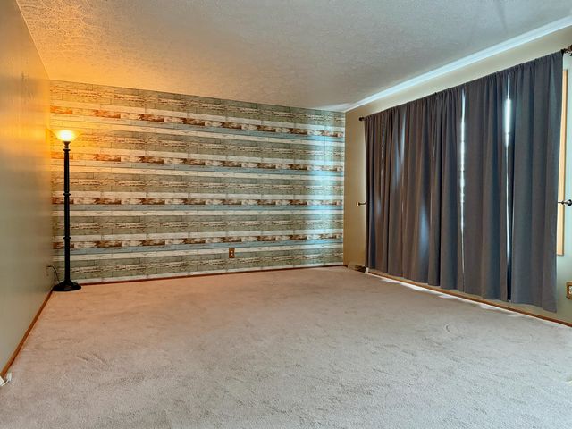 402 E Saint Louis Street, Knox, IN 46534