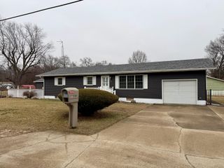 402 E Saint Louis Street, Knox, IN 46534