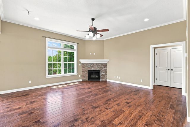 2010 SURREY CT, Columbia, MO 65203