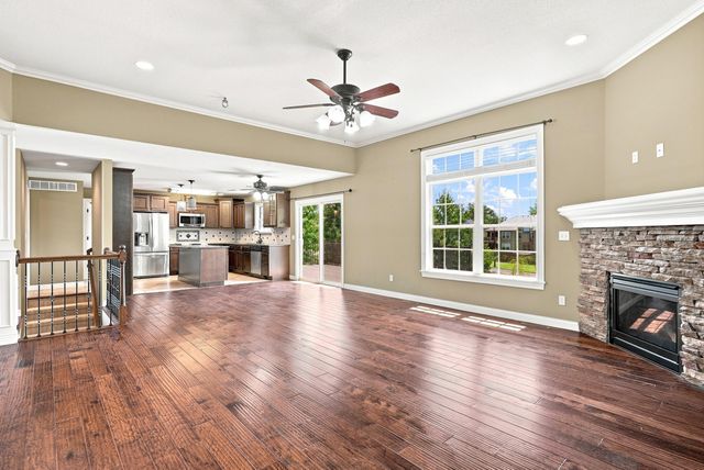 2010 SURREY CT, Columbia, MO 65203