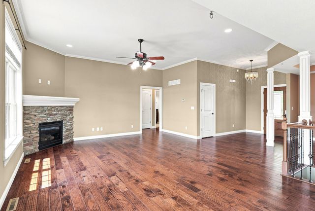 2010 SURREY CT, Columbia, MO 65203
