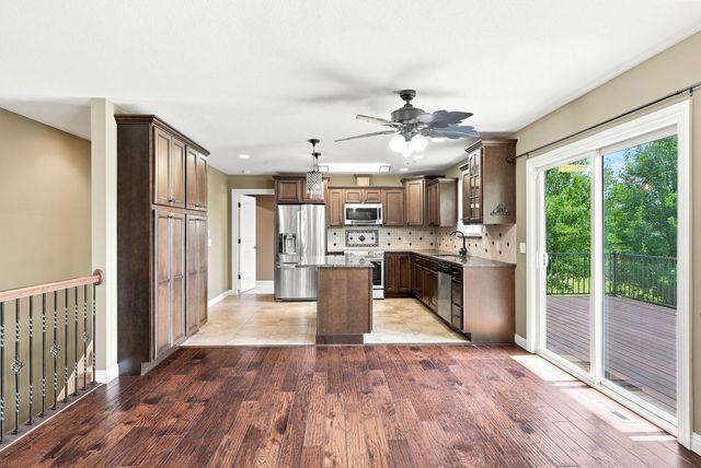 2010 SURREY CT, Columbia, MO 65203