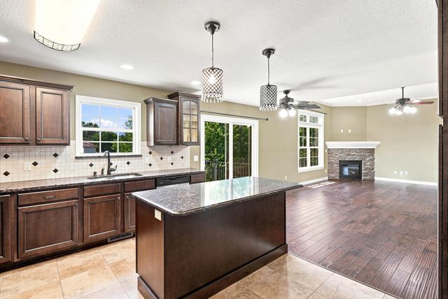 2010 SURREY CT, Columbia, MO 65203