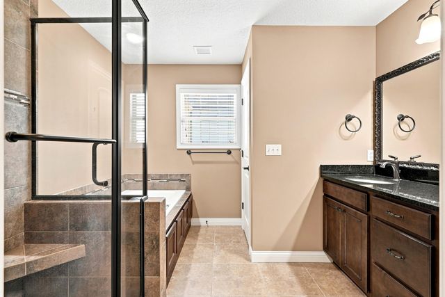 2010 SURREY CT, Columbia, MO 65203