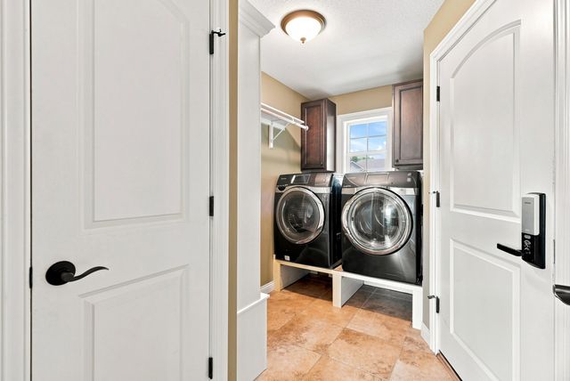 2010 SURREY CT, Columbia, MO 65203