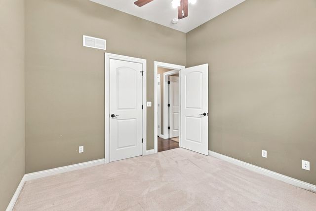 2010 SURREY CT, Columbia, MO 65203