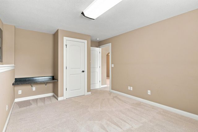 2010 SURREY CT, Columbia, MO 65203