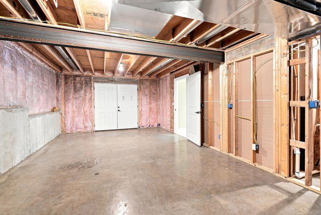 2010 SURREY CT, Columbia, MO 65203