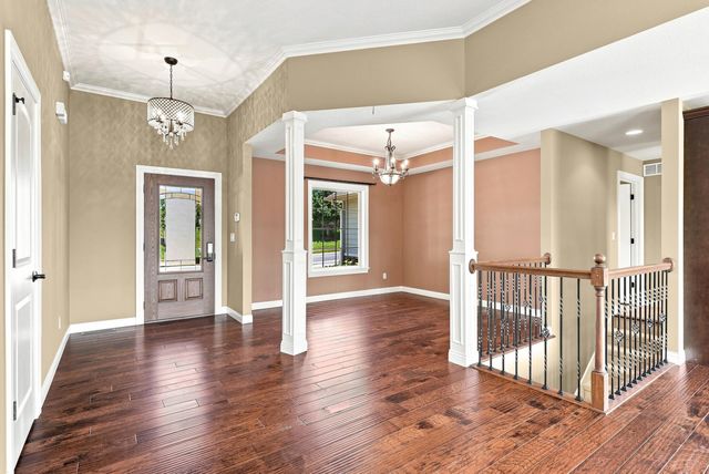 2010 SURREY CT, Columbia, MO 65203