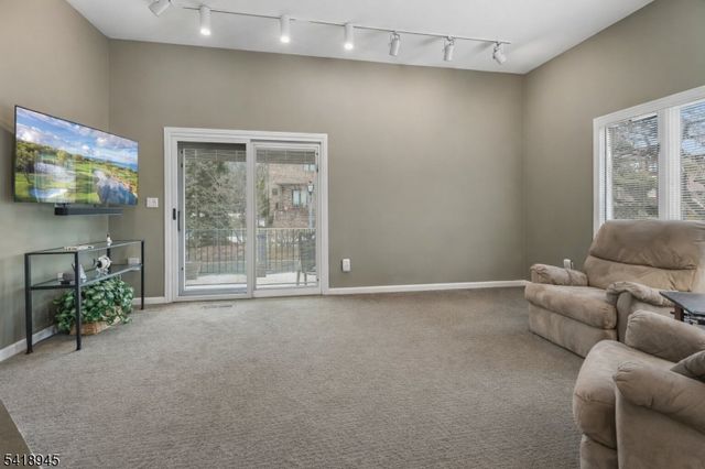 9 Klara Ct, Madison Boro, NJ 07940