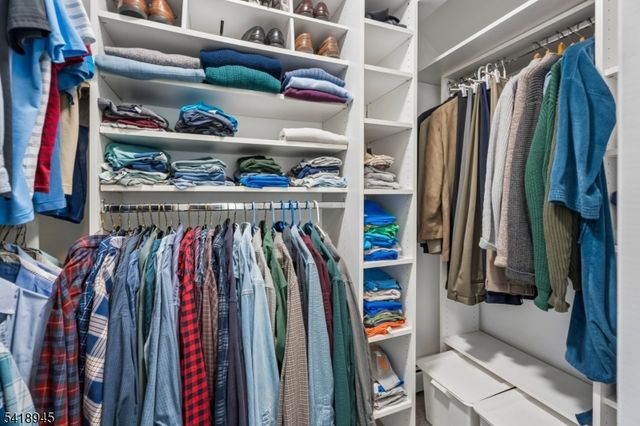 9 Klara Ct, Madison Boro, NJ 07940