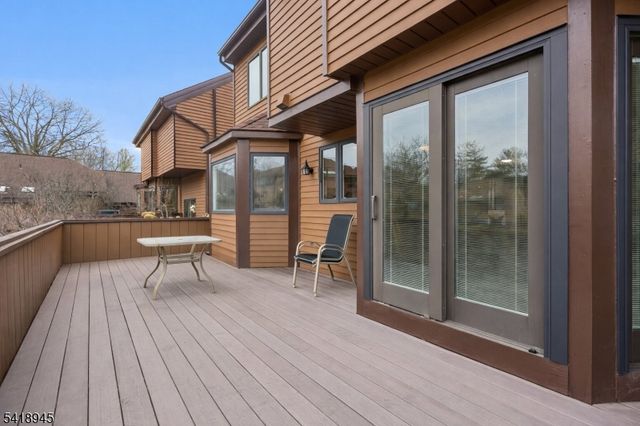 9 Klara Ct, Madison Boro, NJ 07940