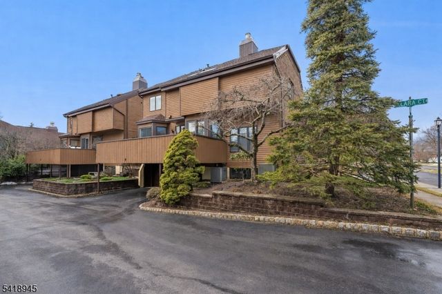 9 Klara Ct, Madison Boro, NJ 07940