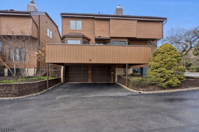 9 Klara Ct, Madison Boro, NJ 07940