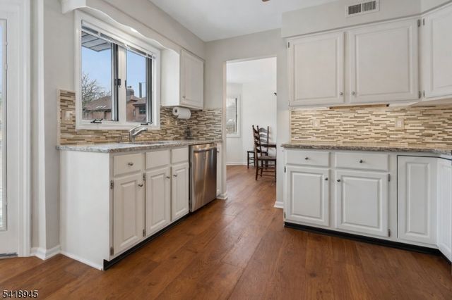 9 Klara Ct, Madison Boro, NJ 07940