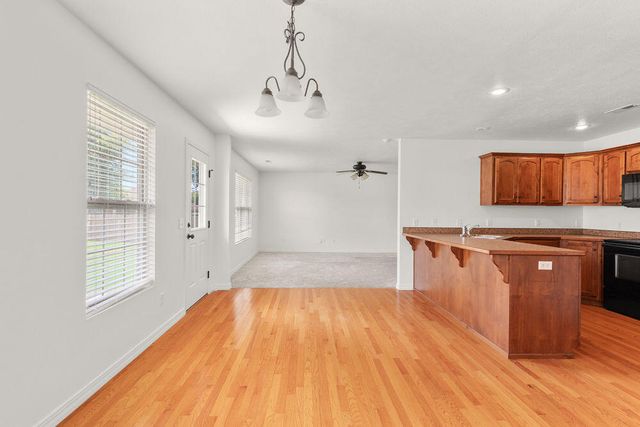 614 S Ashton Avenue, Republic, MO 65738