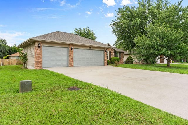 614 S Ashton Avenue, Republic, MO 65738