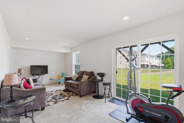 141 GRAYSTONE DR, Feasterville Trevose, PA 19053