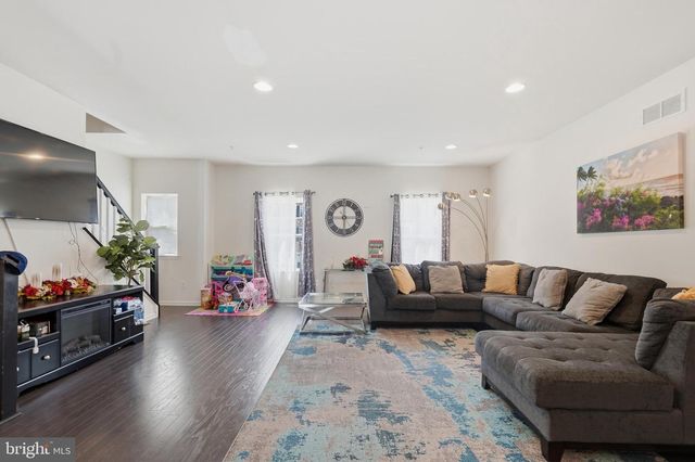 141 GRAYSTONE DR, Feasterville Trevose, PA 19053