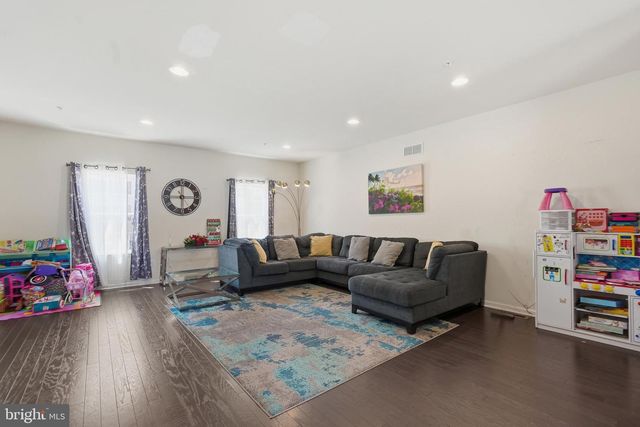 141 GRAYSTONE DR, Feasterville Trevose, PA 19053