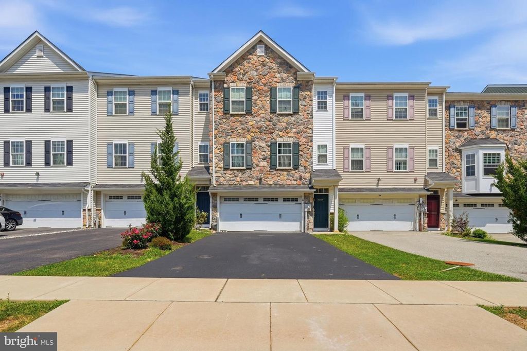 141 GRAYSTONE DR, Feasterville Trevose, PA 19053