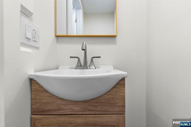 413 Franklin Avenue, Hasbrouck Heights, NJ 07604