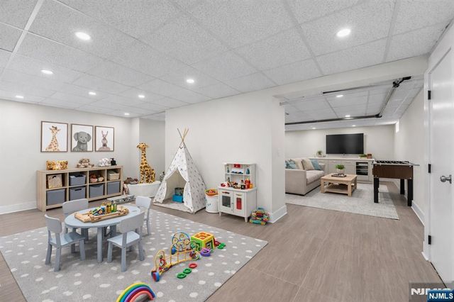 413 Franklin Avenue, Hasbrouck Heights, NJ 07604