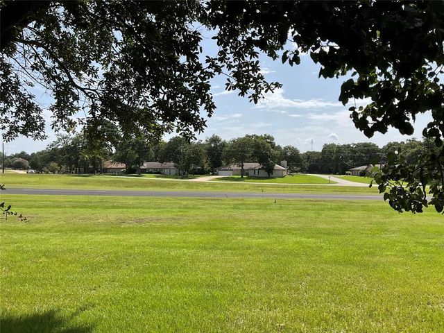 30 Piper Lane, Normangee, TX 77871