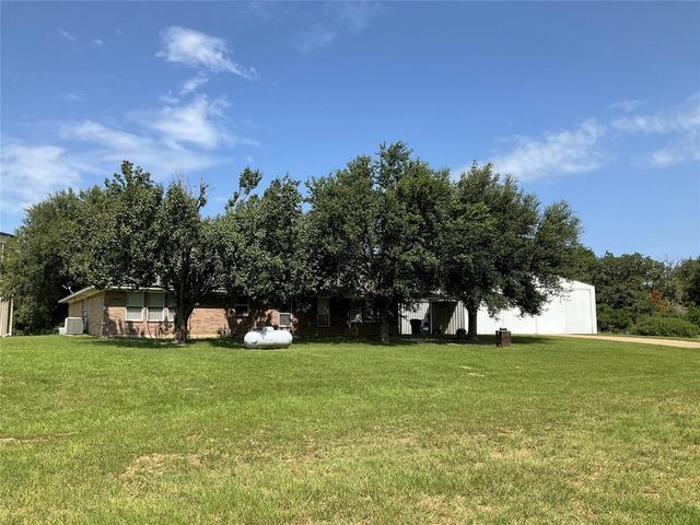 30 Piper Lane, Normangee, TX 77871
