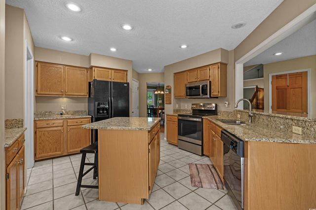 3975 River Hills Dr., Little River, SC 29566