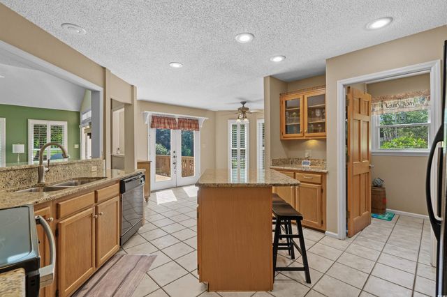 3975 River Hills Dr., Little River, SC 29566