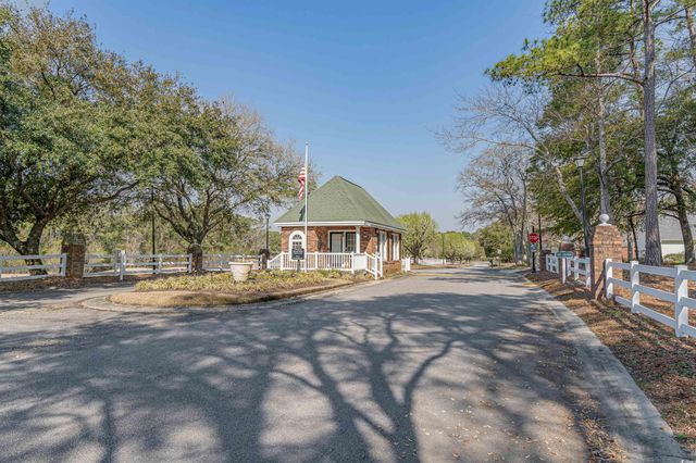 3975 River Hills Dr., Little River, SC 29566