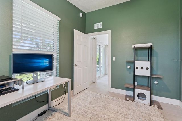 302 W COMANCHE AVENUE, Tampa, FL 33604
