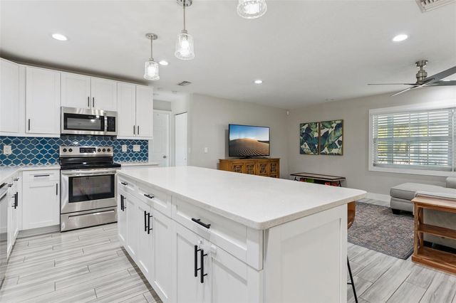 302 W COMANCHE AVENUE, Tampa, FL 33604
