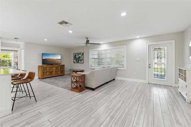 302 W COMANCHE AVENUE, Tampa, FL 33604