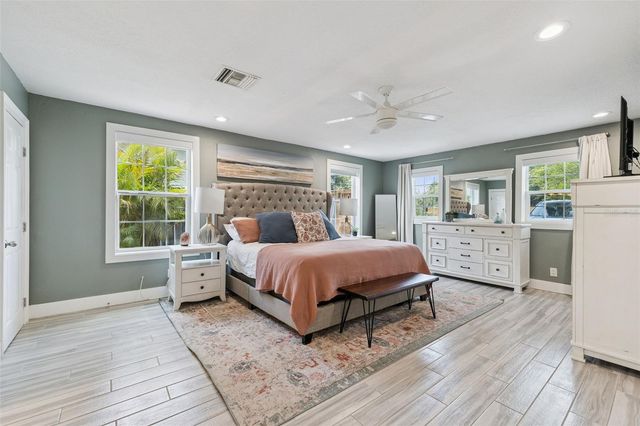 302 W COMANCHE AVENUE, Tampa, FL 33604