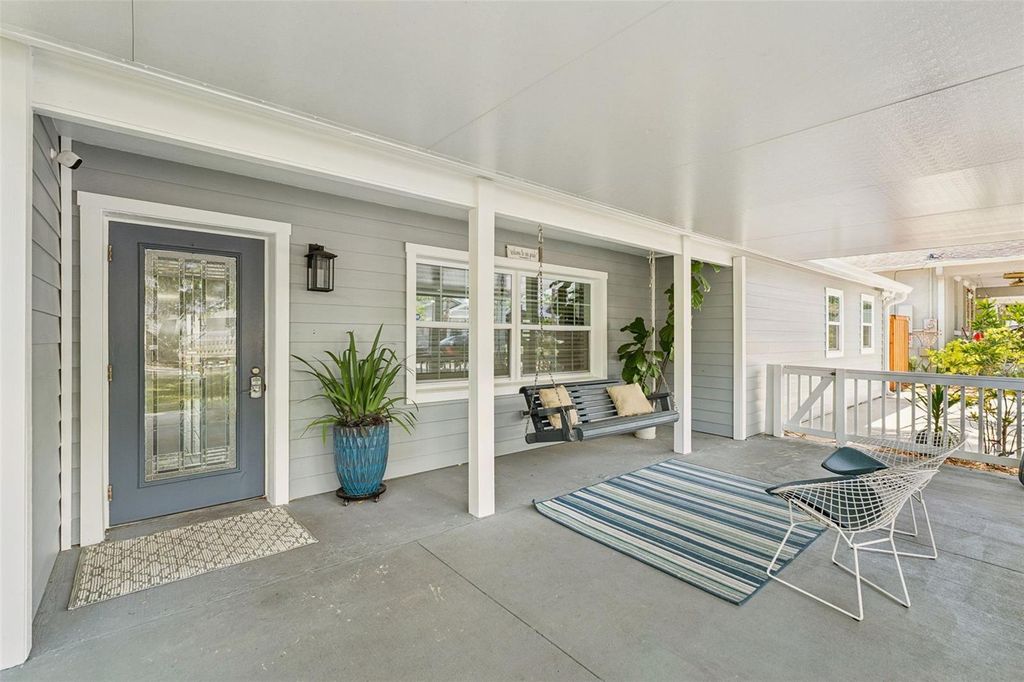 Image 2 of property listing at 302 W COMANCHE AVENUE, Tampa, FL 33604