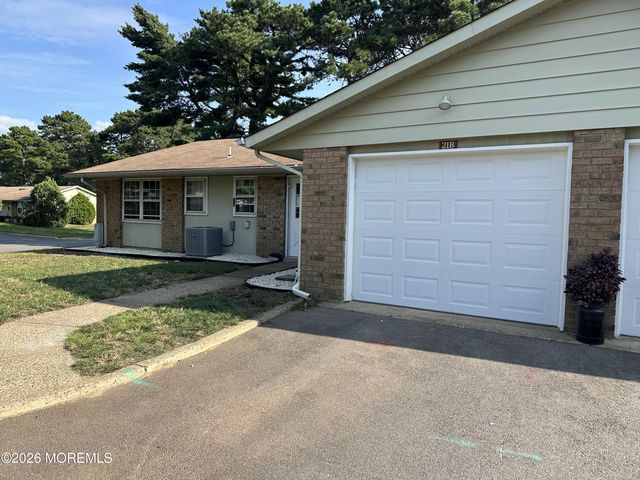 21B Cambridge Circle, Manchester, NJ 08759