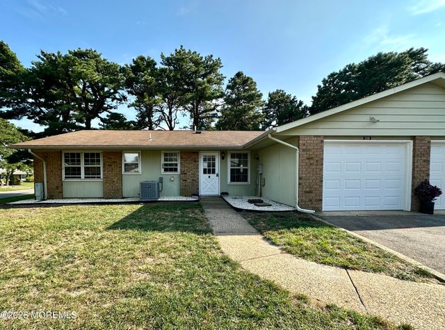 21B Cambridge Circle, Manchester, NJ 08759