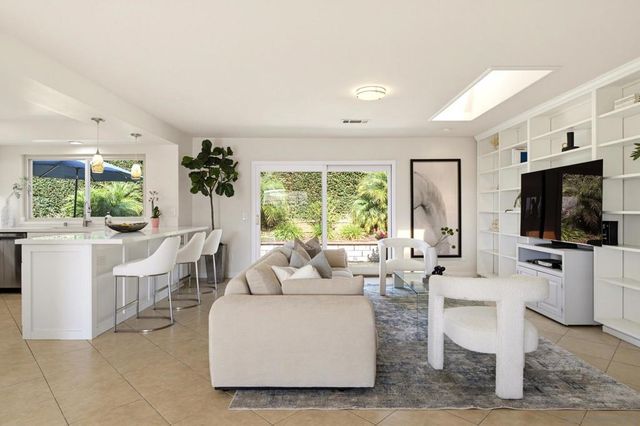 630 S Nardo, Solana Beach, CA 92075
