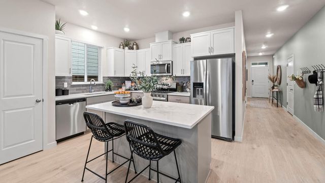 21228 SE Pelee Drive, Bend, OR 97702