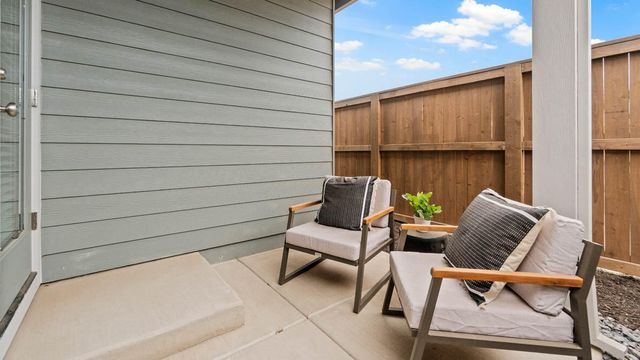 21228 SE Pelee Drive, Bend, OR 97702