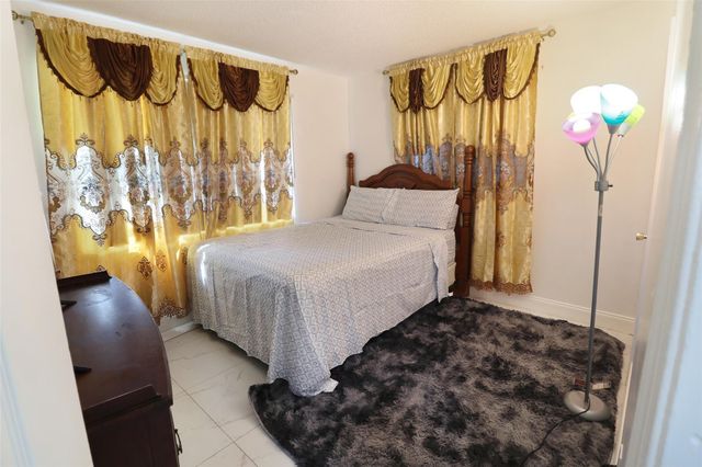 6715 NW 12th Street, Margate, FL 33063