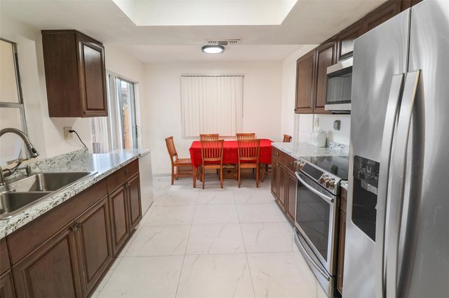 6715 NW 12th Street, Margate, FL 33063